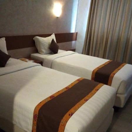 Xtra Hotel Бенгкулу Экстерьер фото