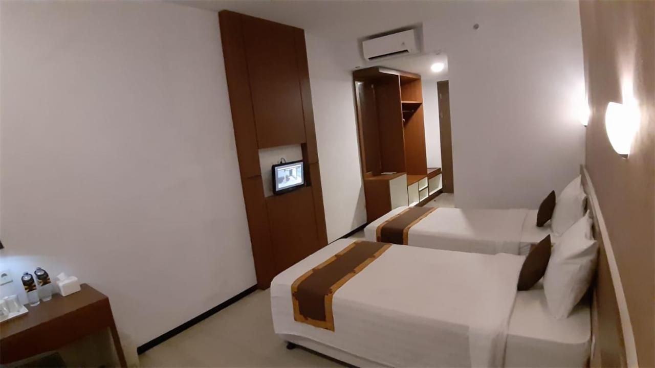 Xtra Hotel Бенгкулу Экстерьер фото