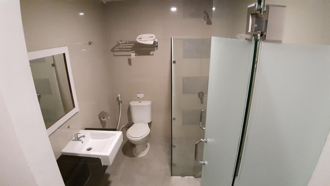 Xtra Hotel Бенгкулу Экстерьер фото