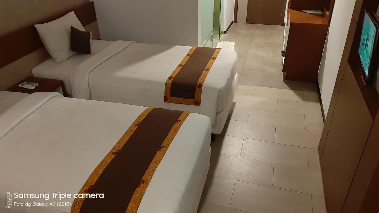 Xtra Hotel Бенгкулу Экстерьер фото