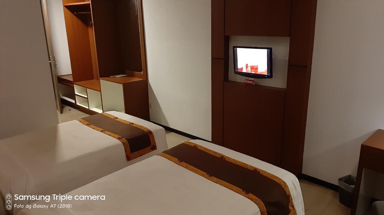 Xtra Hotel Бенгкулу Экстерьер фото