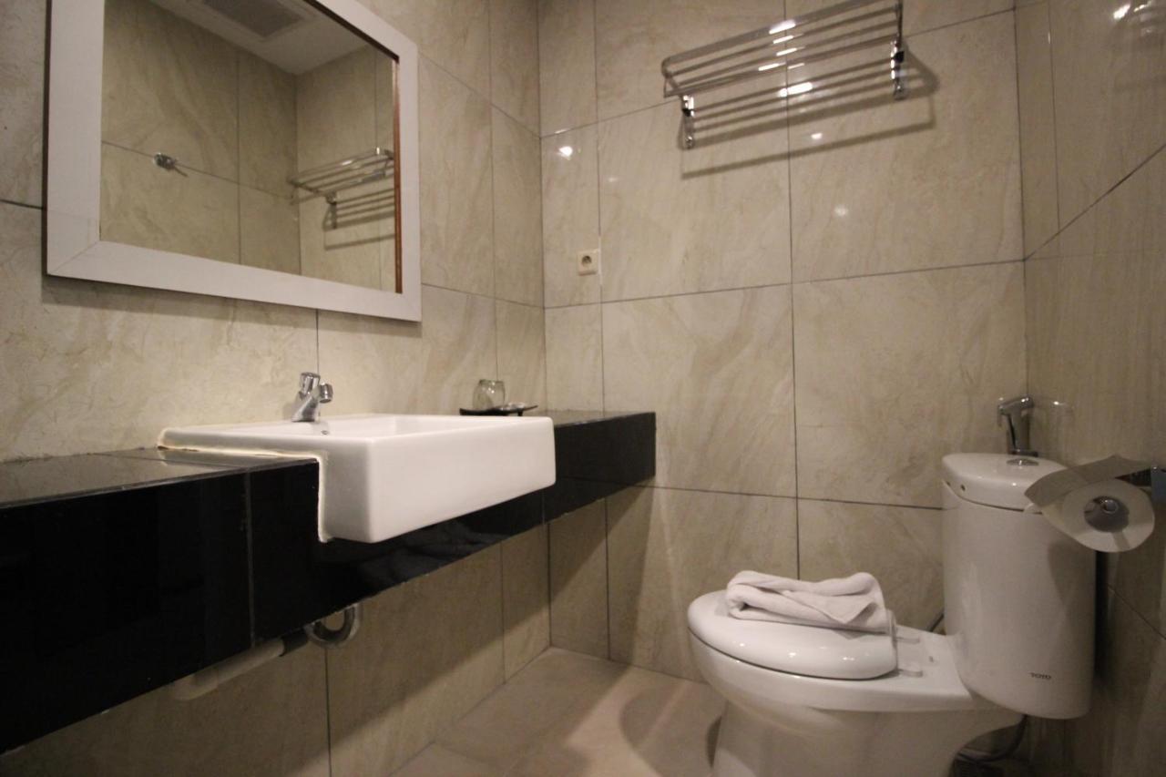 Xtra Hotel Бенгкулу Экстерьер фото