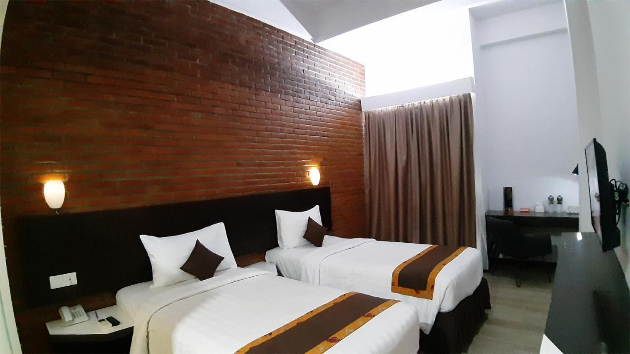 Xtra Hotel Бенгкулу Экстерьер фото