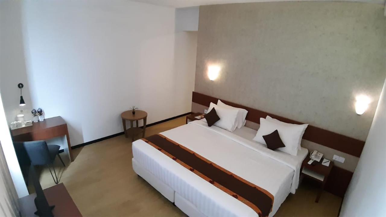 Xtra Hotel Бенгкулу Экстерьер фото