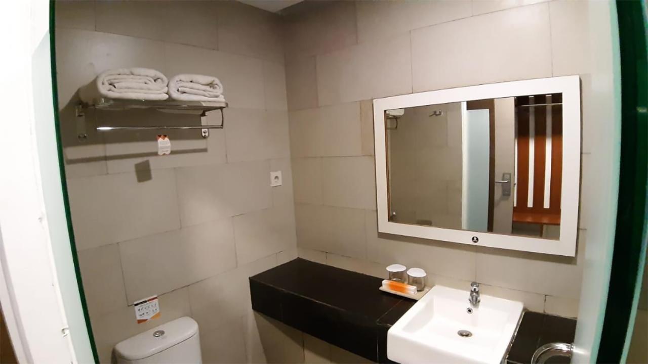 Xtra Hotel Бенгкулу Экстерьер фото