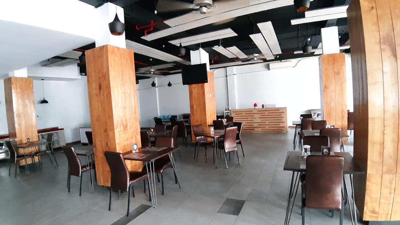 Xtra Hotel Бенгкулу Экстерьер фото