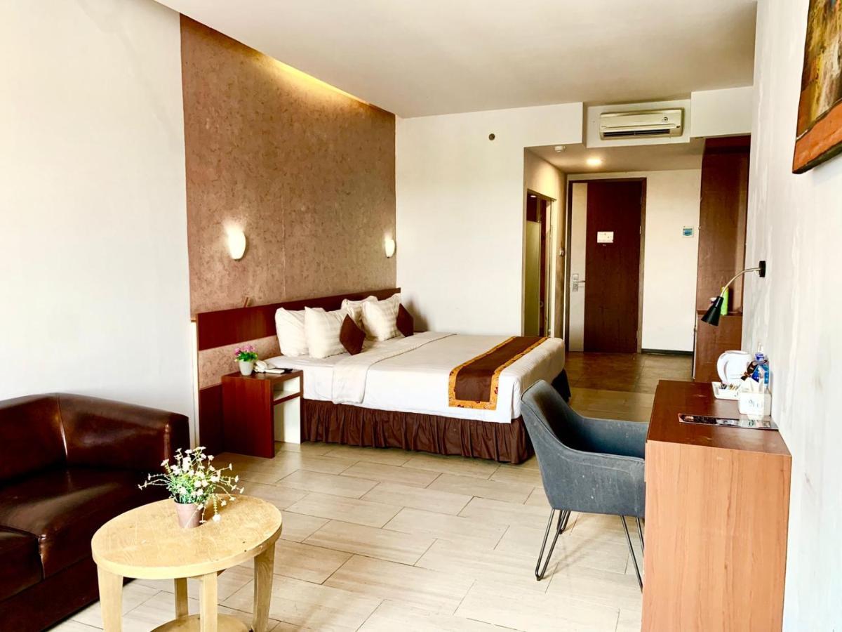 Xtra Hotel Бенгкулу Экстерьер фото