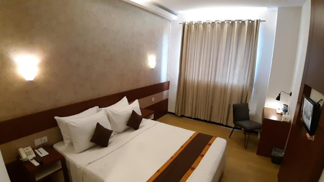 Xtra Hotel Бенгкулу Экстерьер фото