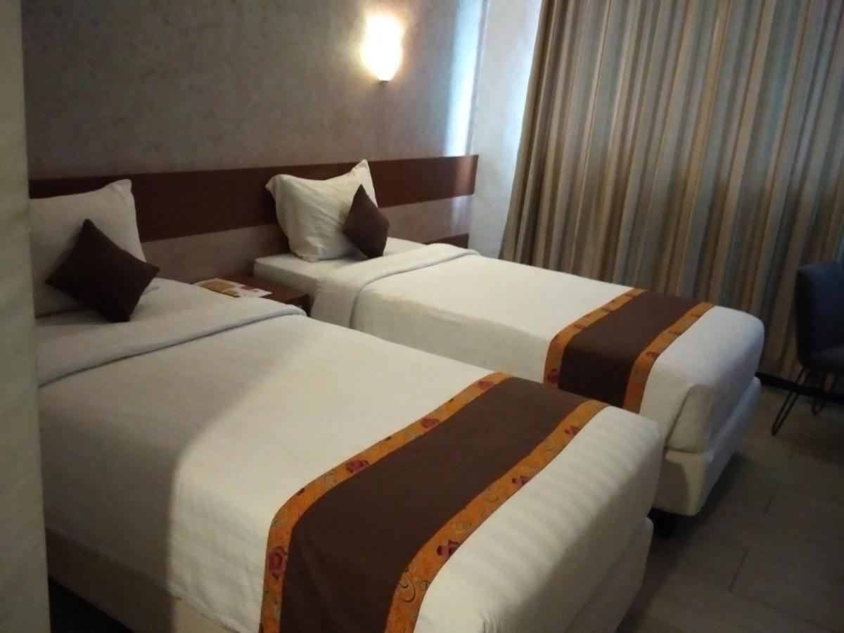 Xtra Hotel Бенгкулу Экстерьер фото