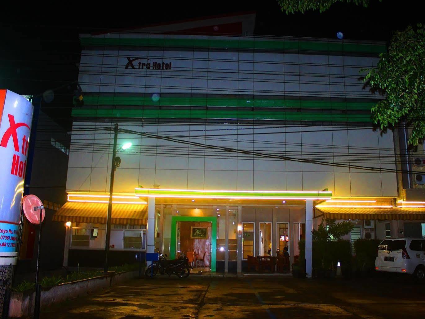 Xtra Hotel Бенгкулу Экстерьер фото