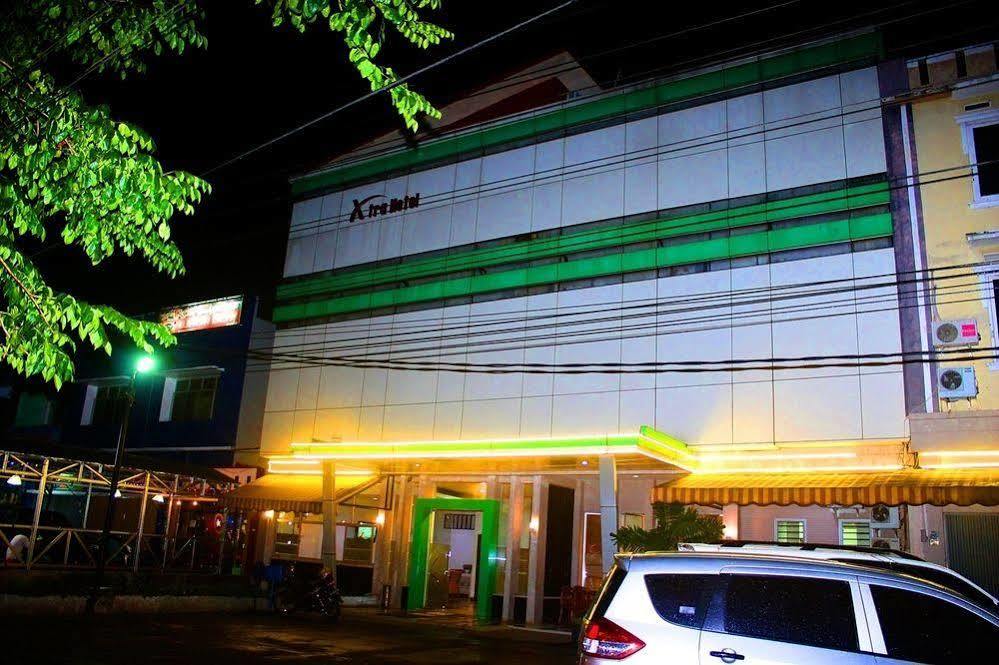 Xtra Hotel Бенгкулу Экстерьер фото