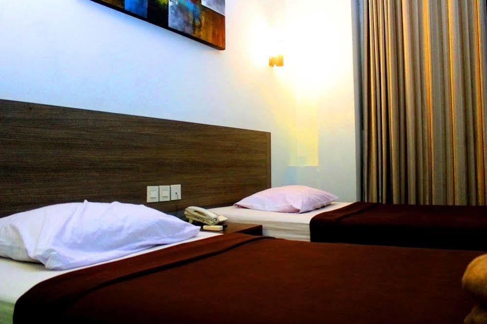 Xtra Hotel Бенгкулу Экстерьер фото