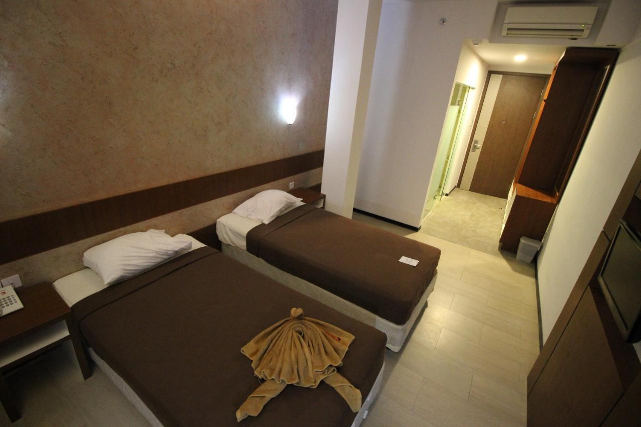 Xtra Hotel Бенгкулу Экстерьер фото